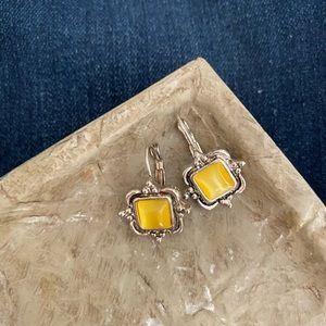 Yellow Pearlessence Earrings